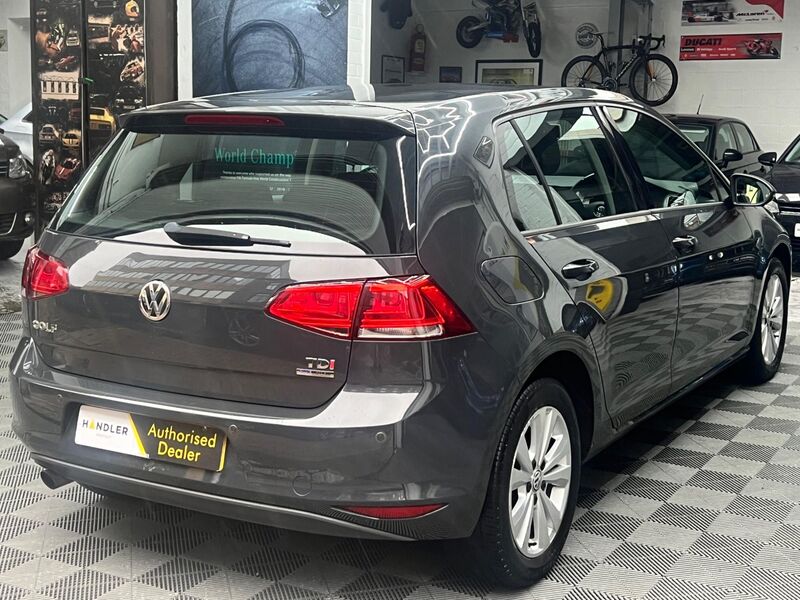 VOLKSWAGEN GOLF