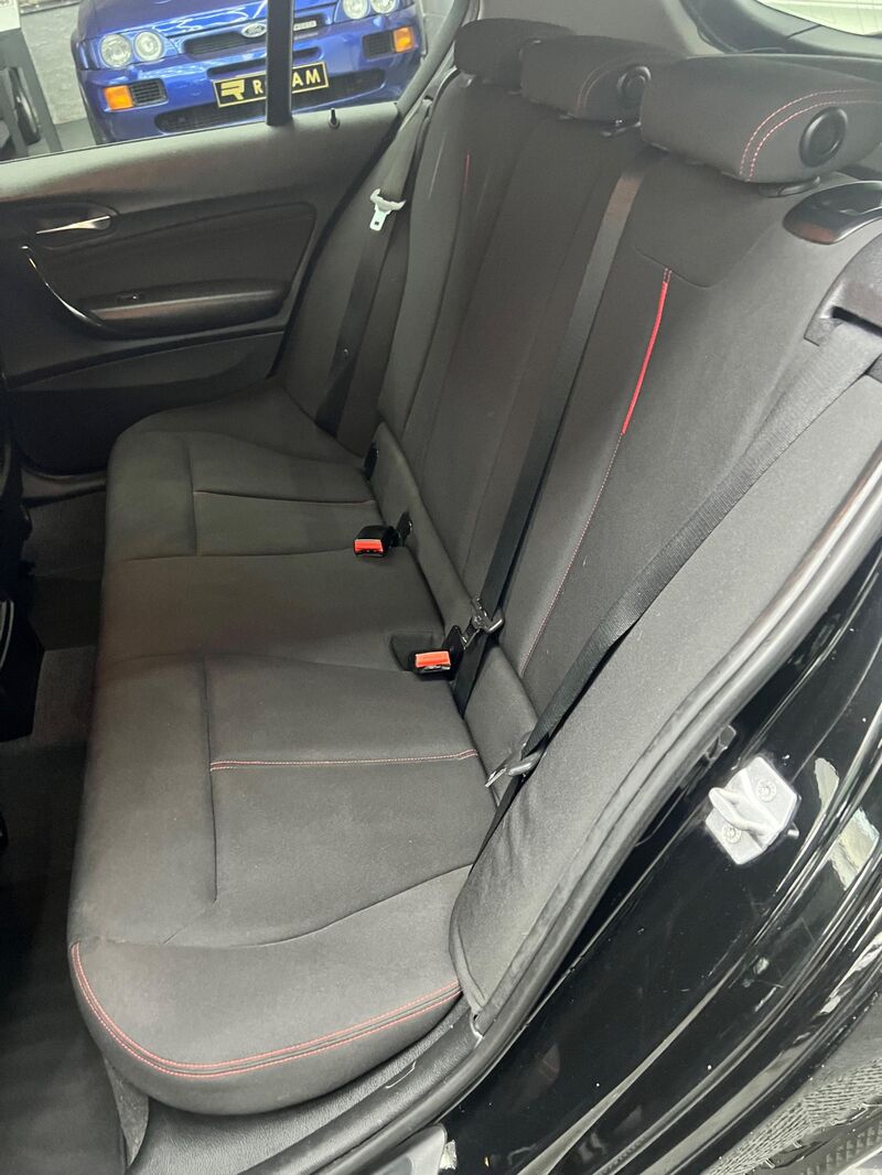 BMW 1 SERIES