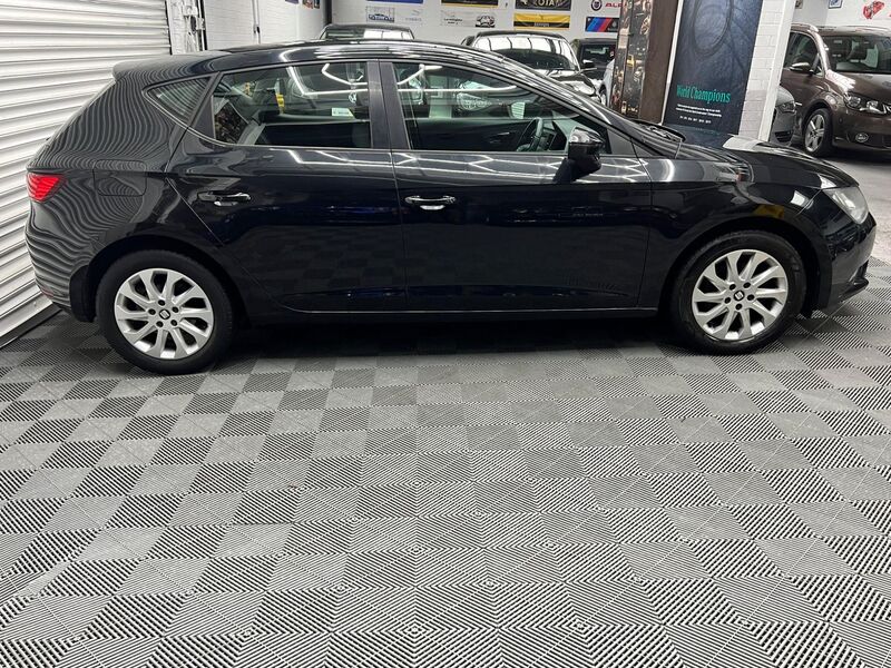 SEAT LEON