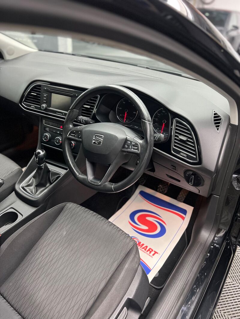 SEAT LEON