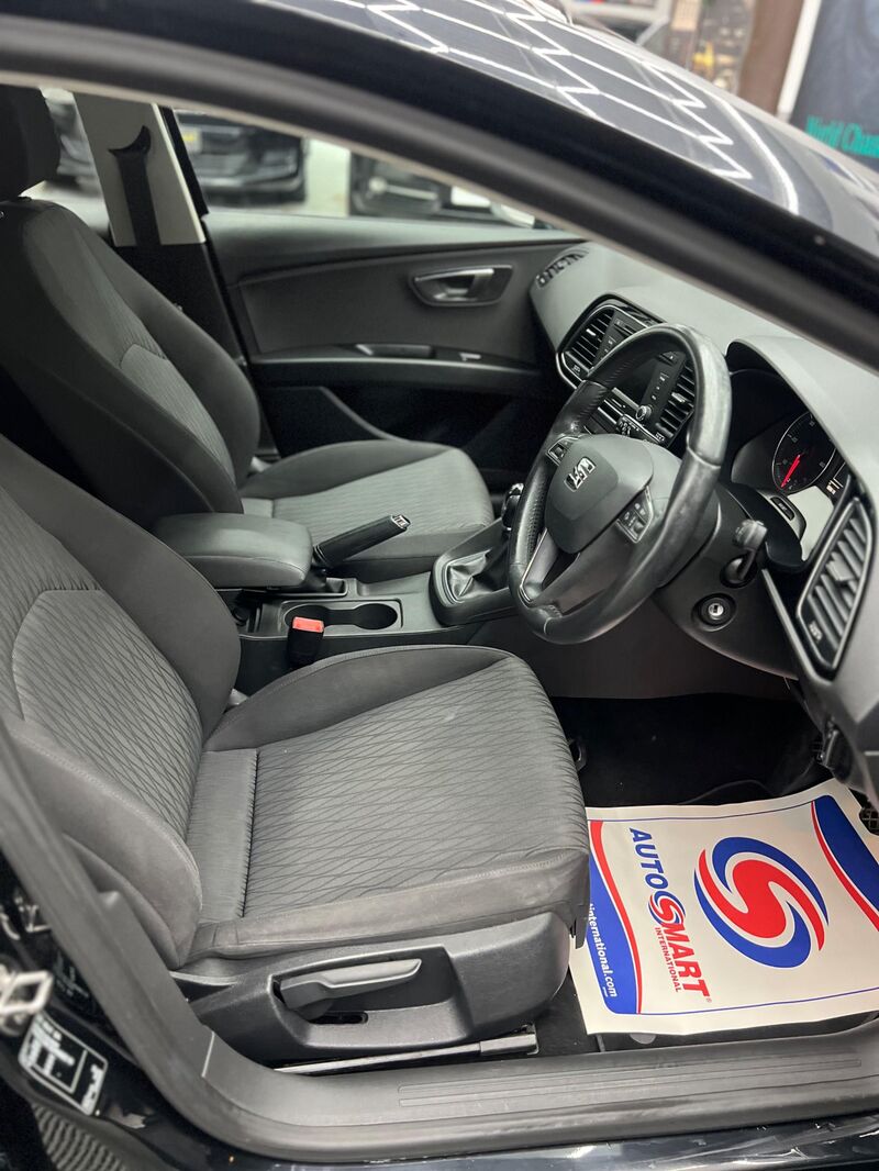 SEAT LEON