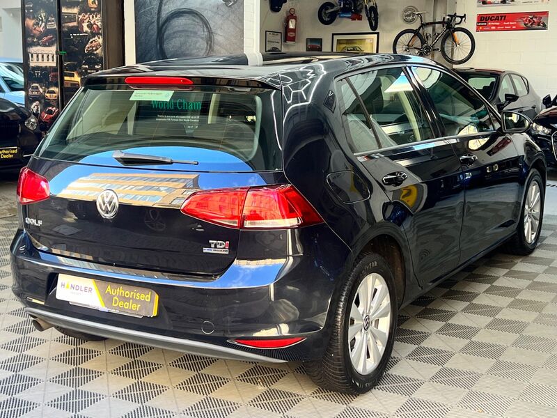 VOLKSWAGEN GOLF