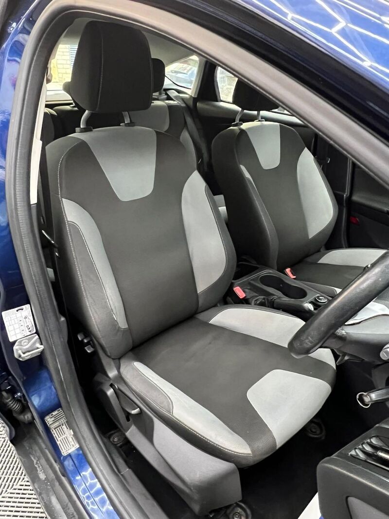 FORD FOCUS