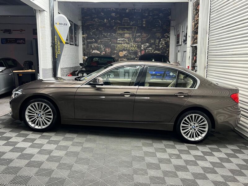 View BMW 3 SERIES 2.0 320d Luxury Euro 5 (s/s) 4dr