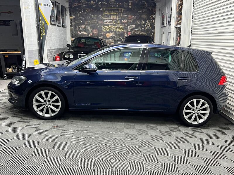 View VOLKSWAGEN GOLF 2.0 TDI BlueMotion Tech GT Euro 6 (s/s) 5dr