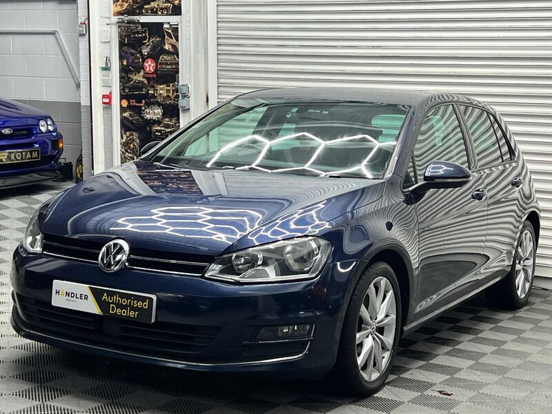 View VOLKSWAGEN GOLF 2.0 TDI BlueMotion Tech GT Euro 6 (s/s) 5dr