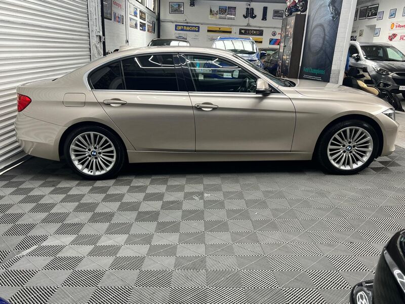 BMW 3 SERIES