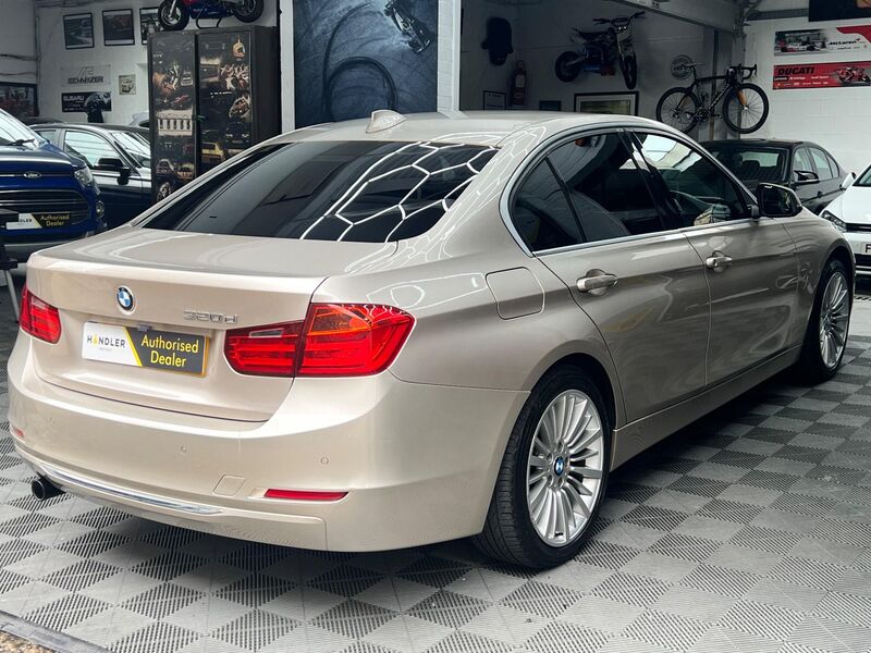 BMW 3 SERIES