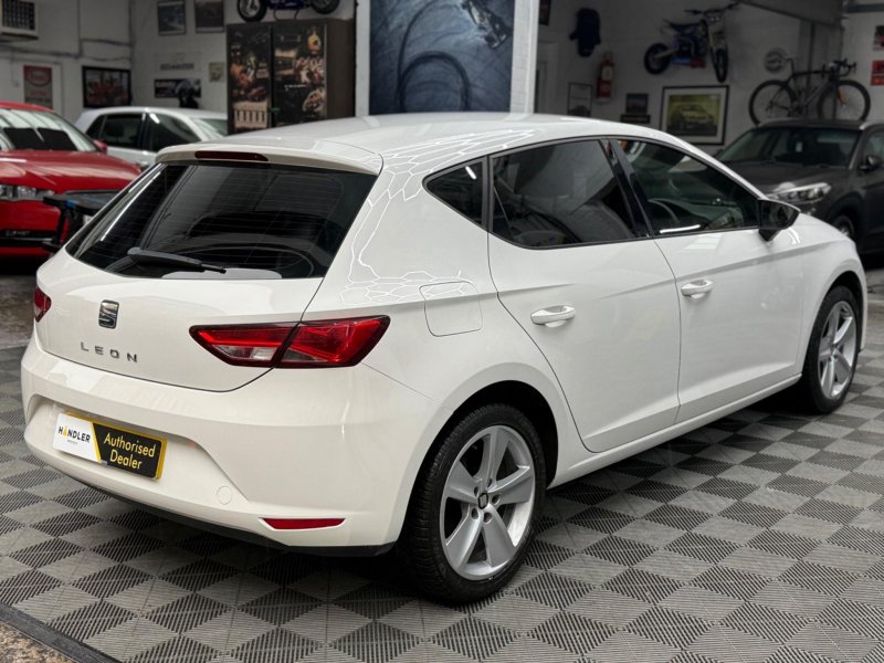 SEAT LEON