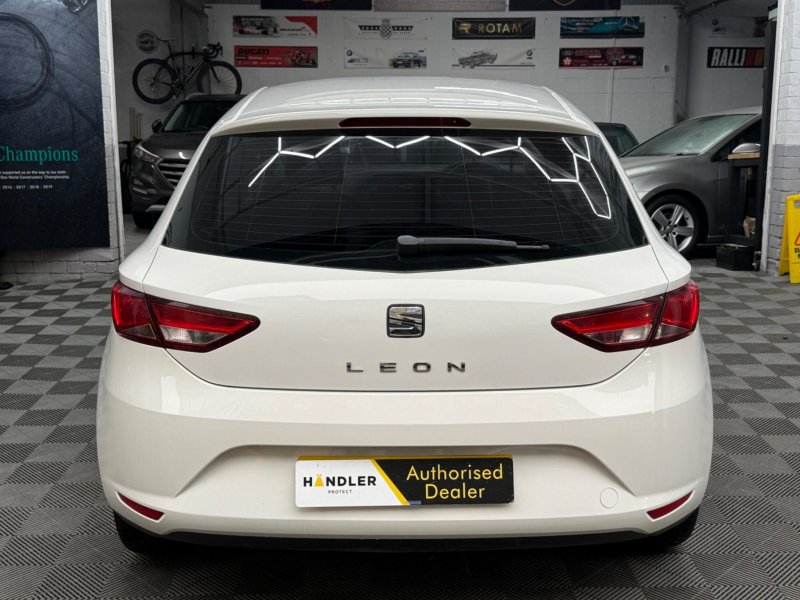 SEAT LEON