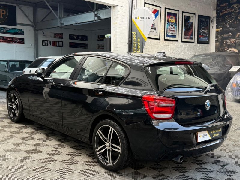 BMW 1 SERIES