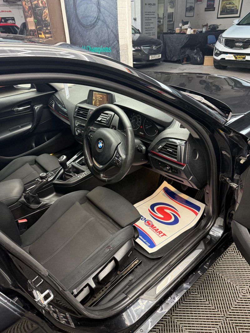BMW 1 SERIES
