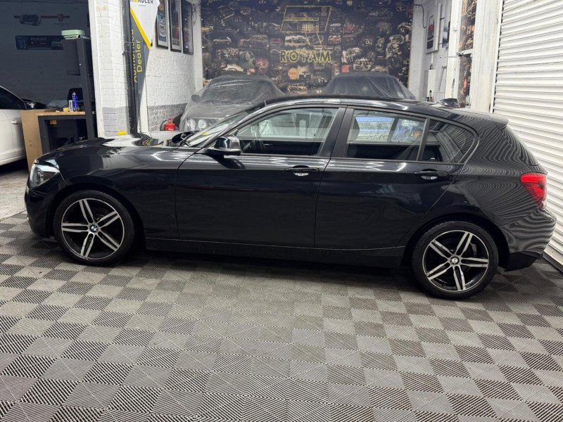 BMW 1 SERIES