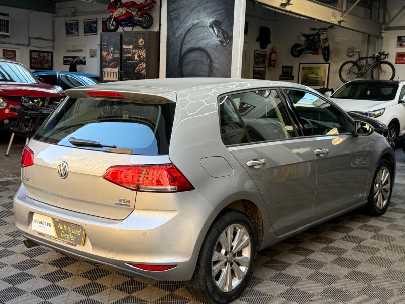 VOLKSWAGEN GOLF