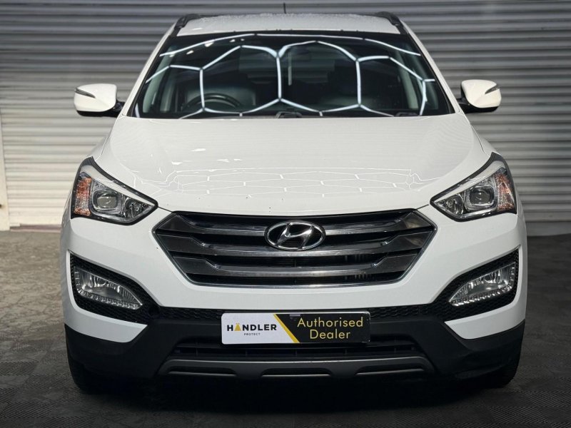 View HYUNDAI SANTA FE 2.2 CRDi Premium 4WD Euro 5 5dr (5 seat)