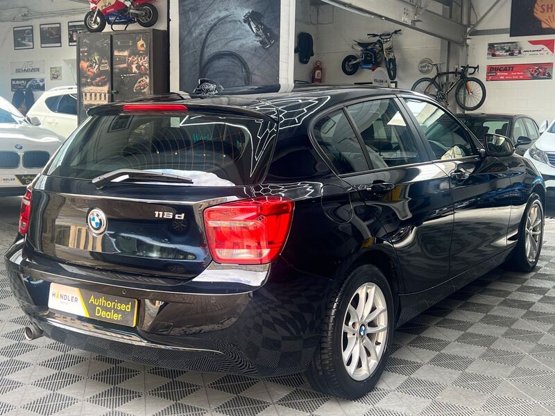 BMW 1 SERIES