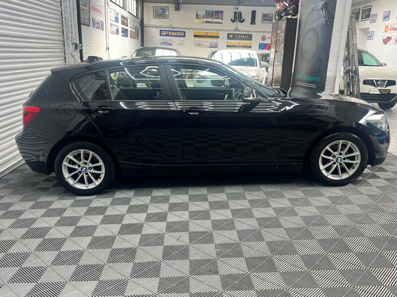 BMW 1 SERIES